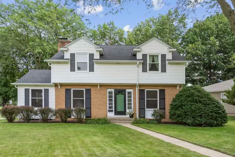 1125 S Hill Dr, Waterloo, IA 50701