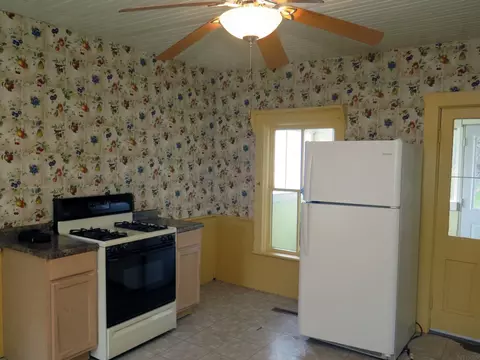 810 River St, Decorah, IA 52101 photo 3