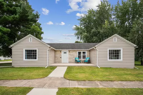 709 4th St SW, Independence, IA 50644