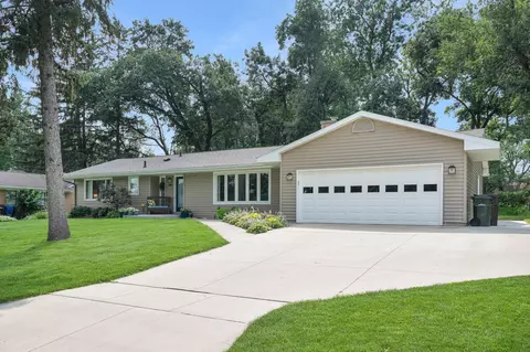 2411 Neola St, Cedar Falls, IA 50613