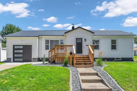 334 S Chestnut Ave, New Hampton, IA 50659