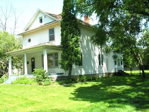 505 River St, Chester, IA 52134