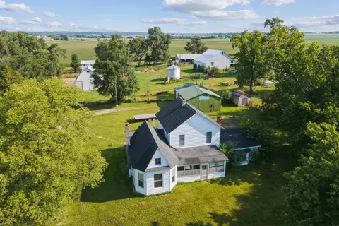 2481 55th St, Vinton, IA 52349