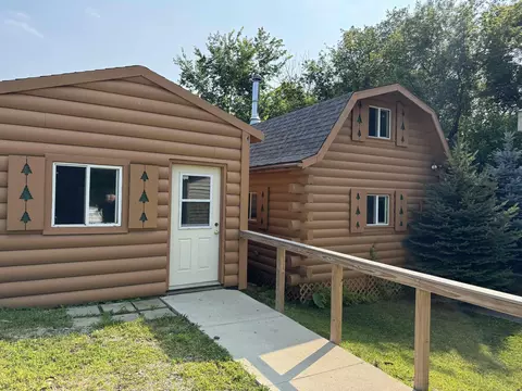 1670 Log Cabin Ln, Waterville, IA 52170