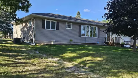 2542 Edgemont Ave, Waterloo, IA 50702