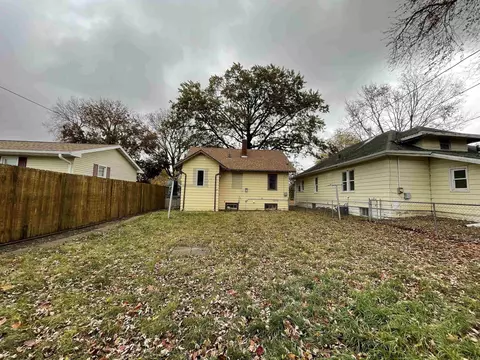 Exterior - 718 Wallgate Ave, Waterloo, IA 50701 photo 8 of 8