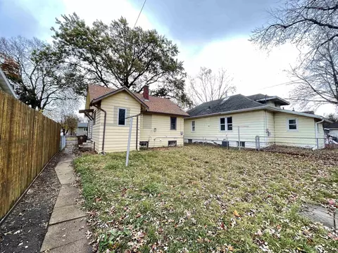Exterior - 718 Wallgate Ave, Waterloo, IA 50701 photo 7 of 8