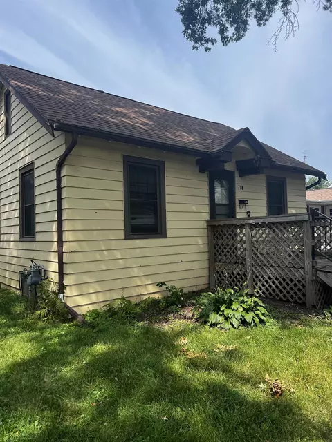 Other - 718 Wallgate Ave, Waterloo, IA 50701 photo 2 of 6