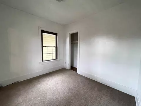 Bedroom - 718 Wallgate Ave, Waterloo, IA 50701 photo 2 of 5