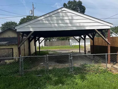 Exterior - 718 Wallgate Ave, Waterloo, IA 50701 photo 4 of 8