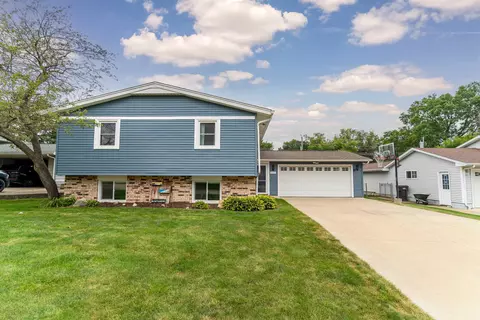 1521 W 5th St, Cedar Falls, IA 50613