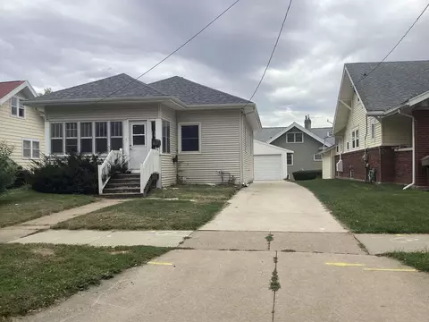 806 Marsh St, Waterloo, IA 50701