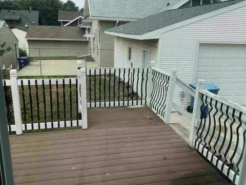 Exterior - 806 Marsh St, Waterloo, IA 50701 photo 1 of 4