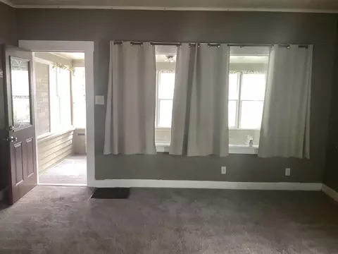 Living - 806 Marsh St, Waterloo, IA 50701 photo 3 of 3