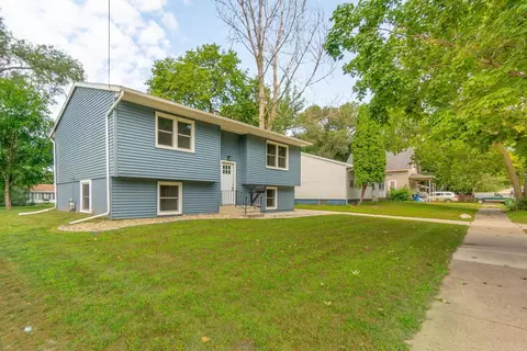 319 Bates St, Waterloo, IA 50703