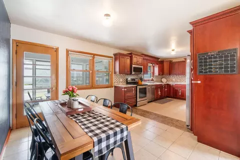 1140 E Ridgeway Ave, Waterloo, IA 50702 photo 9