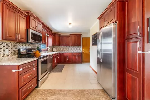 1140 E Ridgeway Ave, Waterloo, IA 50702 photo 10