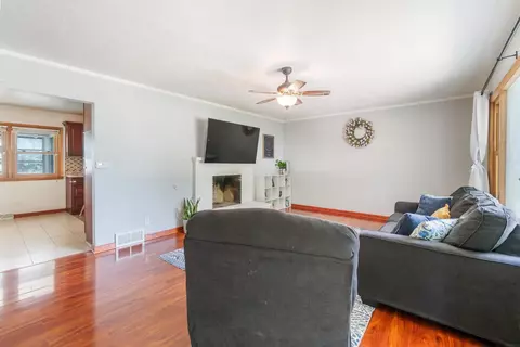 1140 E Ridgeway Ave, Waterloo, IA 50702 photo 3