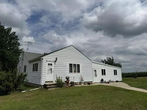 31228 Westbrook St, Cedar Falls, IA 50613