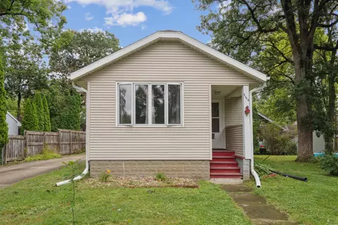 2114 Hickory Ln, Cedar Falls, IA 50613