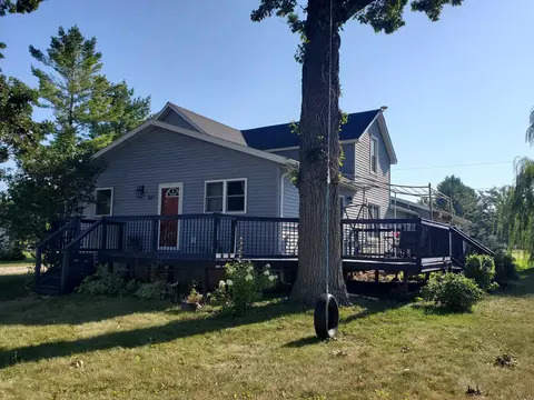611 SW 3rd St, Cresco, IA 52136