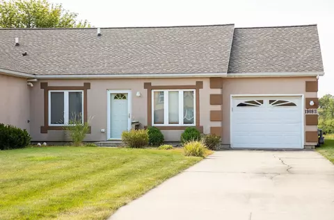 1908 W 18th St #3, Cedar Falls, IA 50613
