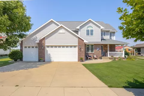 4009 Maryhill Dr, Cedar Falls, IA 50613