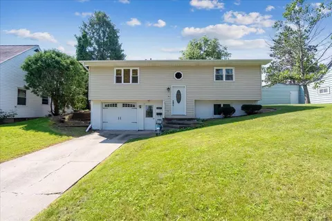 407 3rd St, Traer, IA 50675