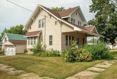 206 NE 1st St, Tripoli, IA 50676