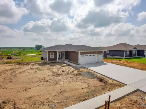 213 Pirate St, Hudson, IA 50643