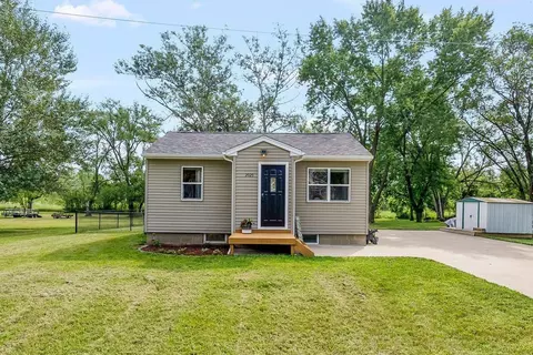 2025 Central Ave, Cedar Falls, IA 50613