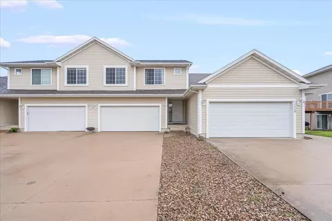 1226 Ashworth Dr #3, Cedar Falls, IA 50613