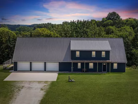 17110 Lincoln Rd, Fayette, IA 52142