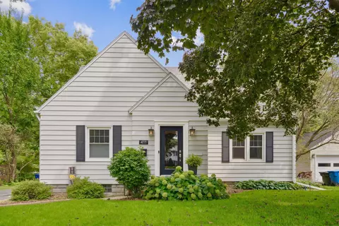 411 Sheridan Rd, Waterloo, IA 50701