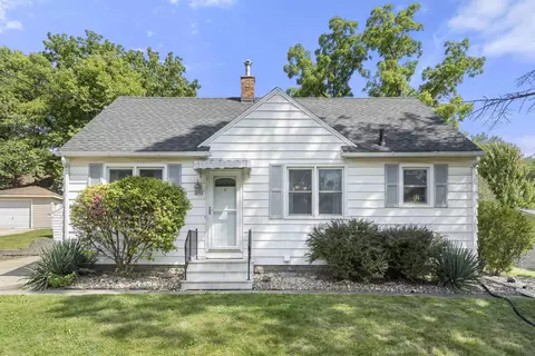 2138 Rainbow Dr, Waterloo, IA 50701