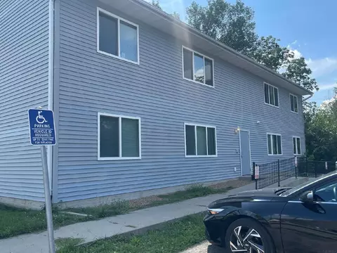 205 Pirie Dr, Hiawatha, IA 52233