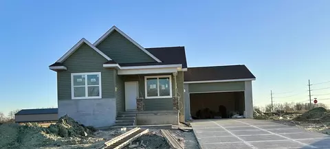 4004 Broomfield Dr, Cedar Falls, IA 50613