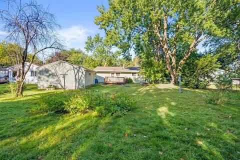 Exterior - 823 Progress Ave, Waterloo, IA 50701 photo 2 of 2