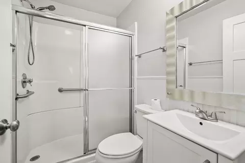 Bath - 823 Progress Ave, Waterloo, IA 50701 photo 1 of 1