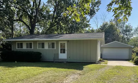 823 Progress Ave, Waterloo, IA 50701
