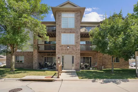 3633 Pheasant Ln #6, Waterloo, IA 50701