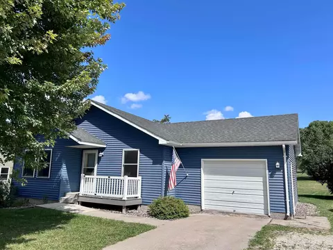 2520 170th Ave, Decorah, IA 52101