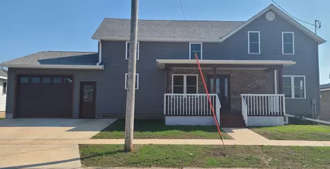 206 E Depue St, Monona, IA 52159