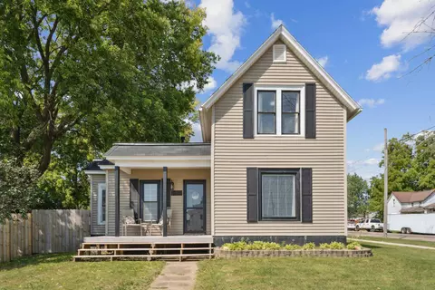 1014 6th St, Jesup, IA 50648