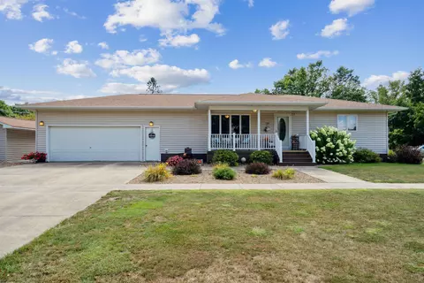 116 W Clark St, Fayette, IA 52142