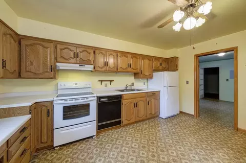 405 E Main St, Caledonia, MN 55921 photo 19