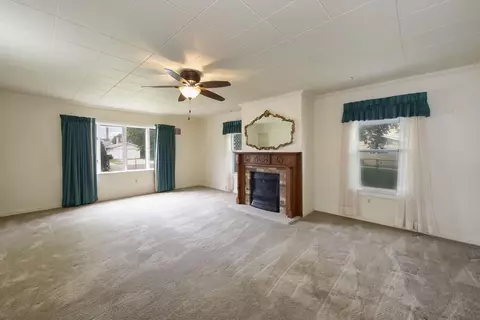 405 E Main St, Caledonia, MN 55921 photo 15