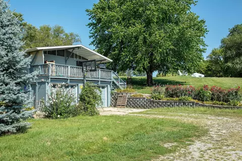 9211 Brandon Rd, La Porte City, IA 50651