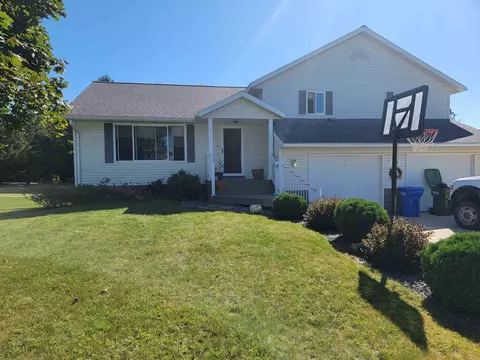 103 Kitchen St, Lime Springs, IA 52155