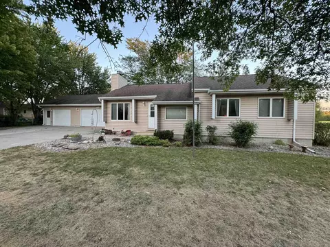 204 Brookside Dr, Parkersburg, IA 50665